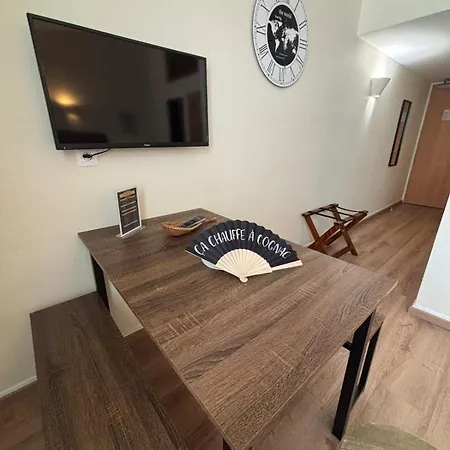 Les Du Valois, Centre Hotel *