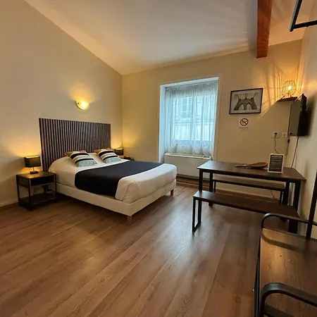 Hotel Les Du Valois, Centre